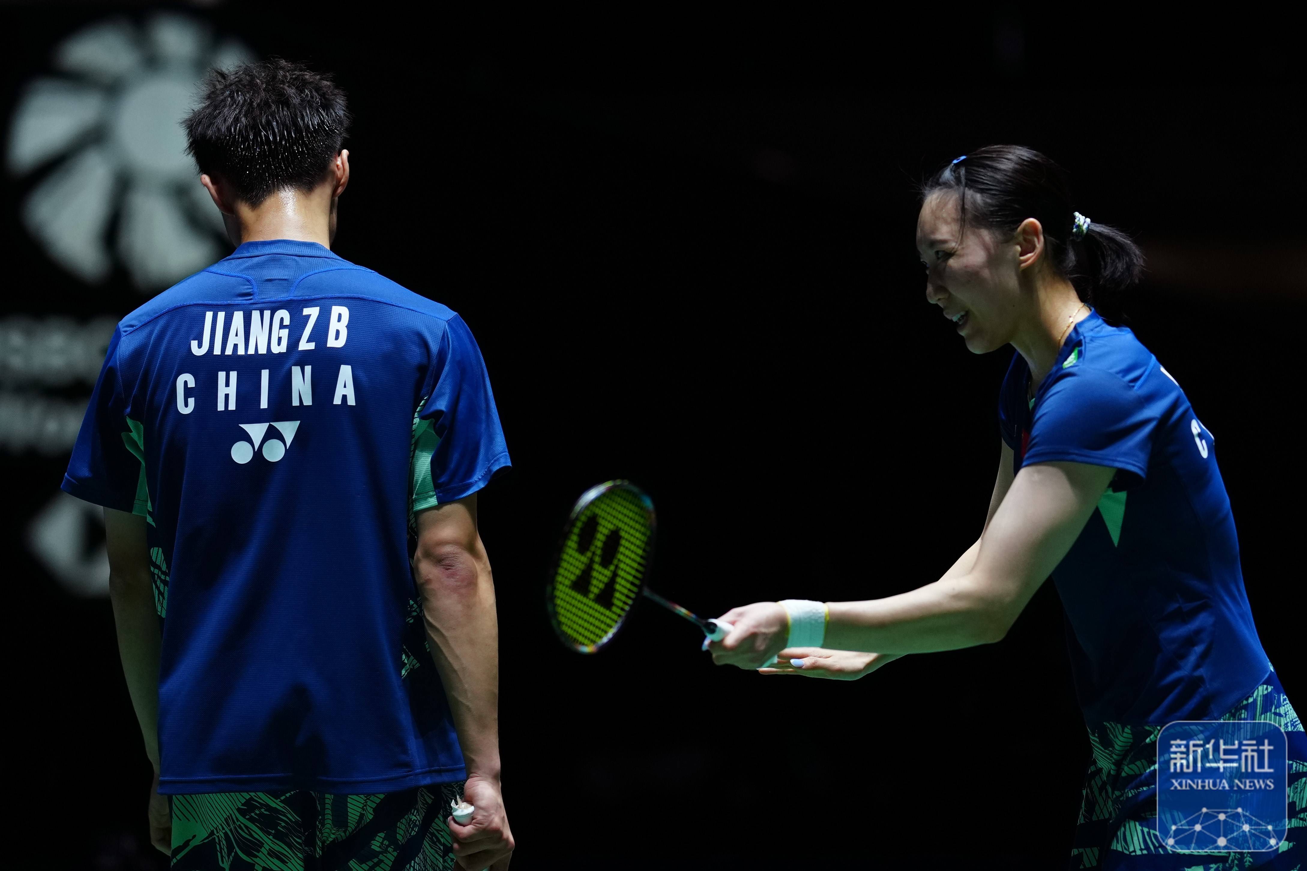 冷静与激情交织！羽毛球完美收官