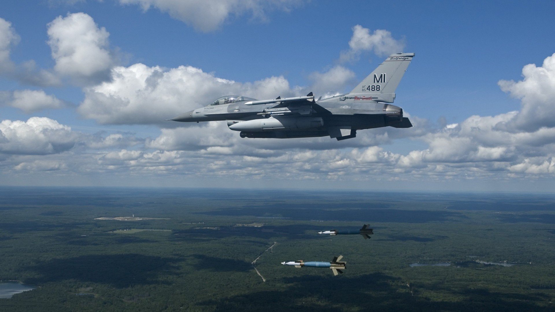 月下圣西罗，战神归位，武切维奇一射定乾坤，助AC米兰登顶意甲之巅